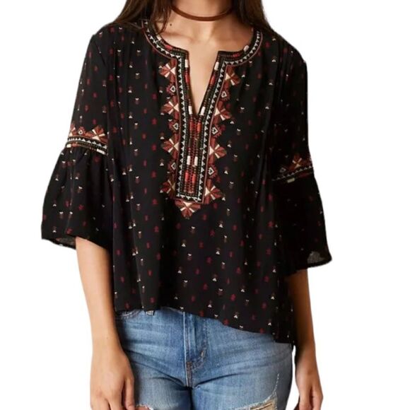 Miss Me Embroidered Top NWT Size Small 📦 - Picture 1 of 10